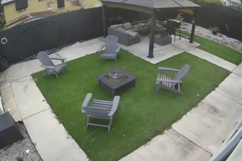 House in Miami, Florida 8 bedrooms, 333.7 sq.m. № 2046412 - photo 17