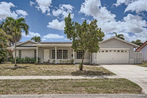 Villa ou maison à vendre à Coconut Creek, Floride: 2 chambres, 146.32 m2 № 1945948 - photo 1