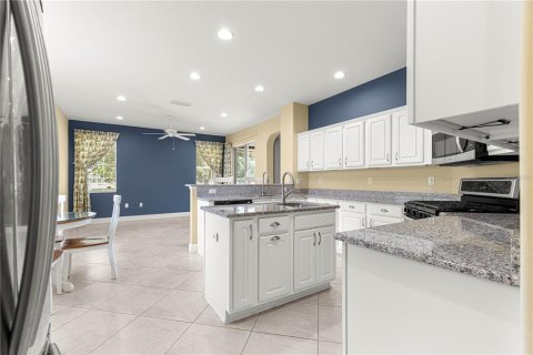 House in Ocala, Florida 3 bedrooms, 191.66 sq.m. № 1850190 - photo 17