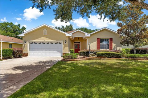 House in Ocala, Florida 3 bedrooms, 191.66 sq.m. № 1850190 - photo 1