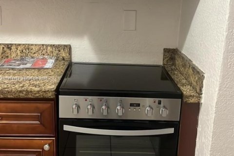 Снять в аренду виллу или дом в Форт-Лодердейл, Флорида 2 спальни, 252.23м2, № 2026983 - фото 14