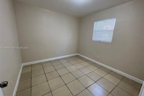 Снять в аренду виллу или дом в Форт-Лодердейл, Флорида 2 спальни, 252.23м2, № 2026983 - фото 10