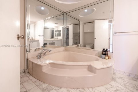 Купить кондоминиум в Майами, Флорида 2 спальни, 117.8м2, № 1732134 - фото 30