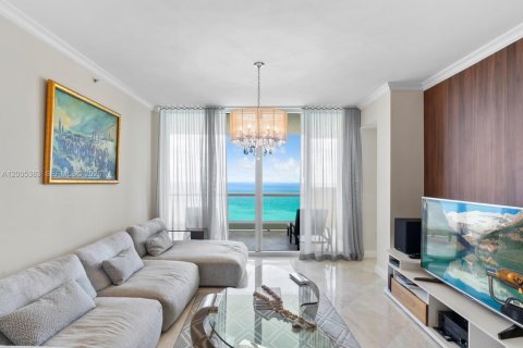 Condo in Sunny Isles Beach, Florida, 3 bedrooms № 2089645 - photo 2