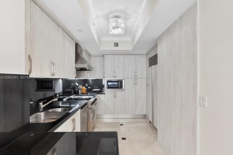 Condo in Sunny Isles Beach, Florida, 3 bedrooms № 2089645 - photo 8