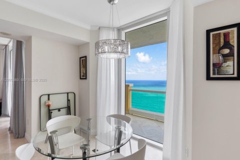 Condo in Sunny Isles Beach, Florida, 3 bedrooms № 2089645 - photo 10