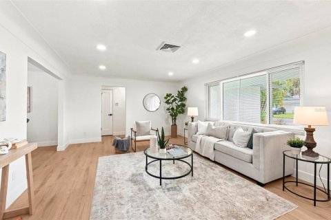 Villa ou maison à vendre à Saint Petersburg, Floride: 3 chambres, 150.22 m2 № 2358449 - photo 5