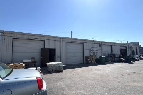 Immobilier commercial à louer à Venice, Floride: 141.21 m2 № 2165981 - photo 8