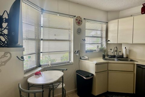 Condo in Boynton Beach, Florida, 2 bedrooms  № 2154649 - photo 27