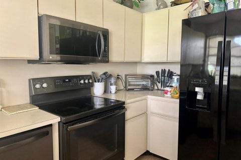 Condo in Boynton Beach, Florida, 2 bedrooms  № 2154649 - photo 25