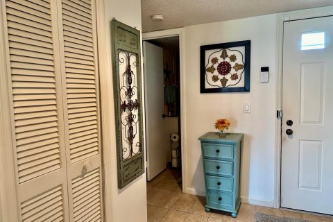 Condo in Boynton Beach, Florida, 2 bedrooms  № 2154649 - photo 9