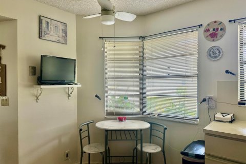 Condo in Boynton Beach, Florida, 2 bedrooms  № 2154649 - photo 26
