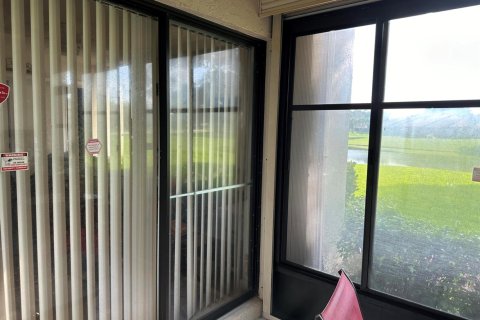 Condo in Boynton Beach, Florida, 2 bedrooms  № 2154649 - photo 16