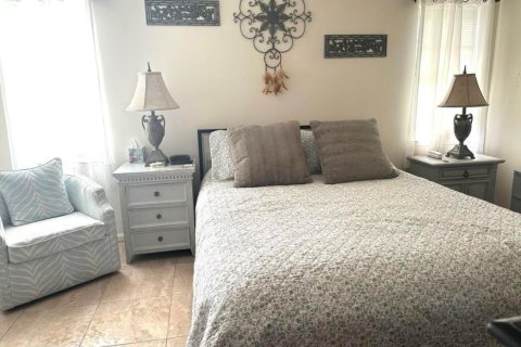 Condo in Boynton Beach, Florida, 2 bedrooms  № 2154649 - photo 13