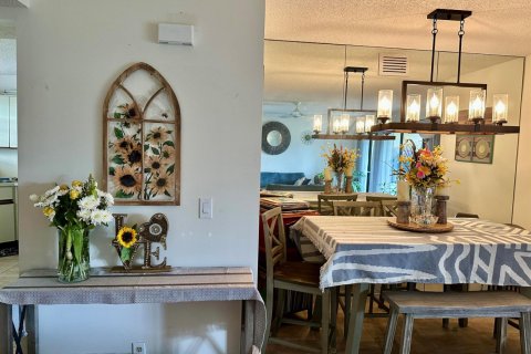 Condo in Boynton Beach, Florida, 2 bedrooms  № 2154649 - photo 7