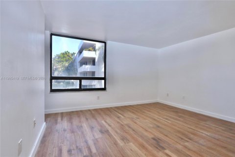 Condo in Aventura, Florida, 2 bedrooms № 2027016 - photo 11