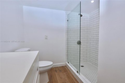 Condo in Aventura, Florida, 2 bedrooms № 2027016 - photo 13