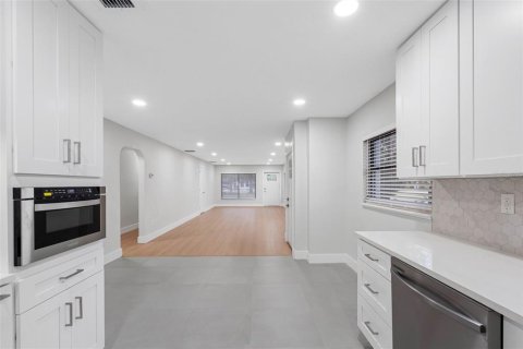 Casa en venta en Clearwater, Florida, 3 dormitorios, 143.91 m2 № 2150889 - foto 13