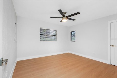 Casa en venta en Clearwater, Florida, 3 dormitorios, 143.91 m2 № 2150889 - foto 17
