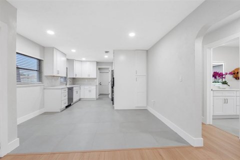 Casa en venta en Clearwater, Florida, 3 dormitorios, 143.91 m2 № 2150889 - foto 8