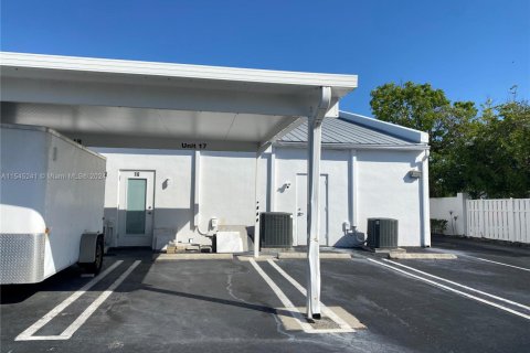 Oficina en alquiler en Jupiter, Florida № 1077475 - foto 1