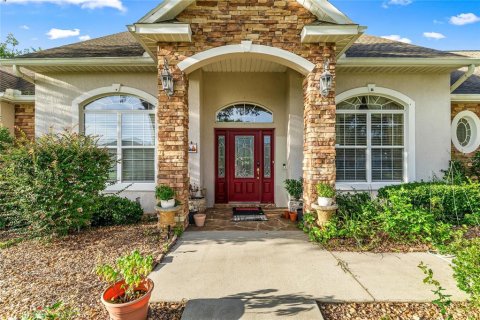 House in Ocala, Florida 3 bedrooms, 274.71 sq.m. № 2400234