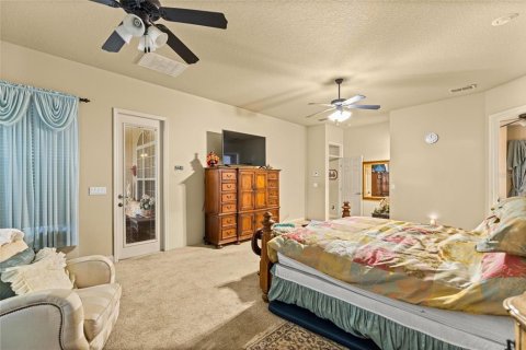 House in Ocala, Florida 3 bedrooms, 274.71 sq.m. № 2400234 - photo 15