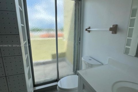 Touwnhouse à louer à Miami, Floride: 2 chambres, 88.07 m2 № 2383009 - photo 20