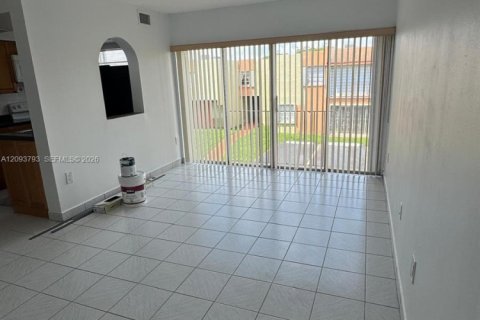 Touwnhouse à louer à Miami, Floride: 2 chambres, 88.07 m2 № 2383009 - photo 3