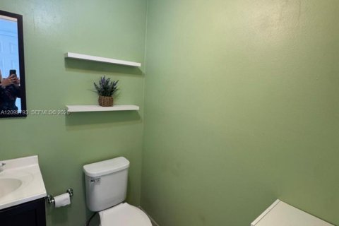 Touwnhouse à louer à Miami, Floride: 2 chambres, 88.07 m2 № 2383009 - photo 9