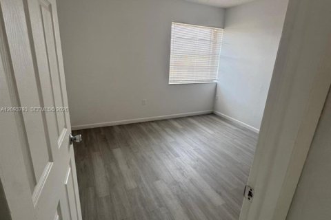 Touwnhouse à louer à Miami, Floride: 2 chambres, 88.07 m2 № 2383009 - photo 23