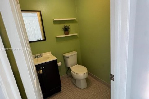 Touwnhouse à louer à Miami, Floride: 2 chambres, 88.07 m2 № 2383009 - photo 11