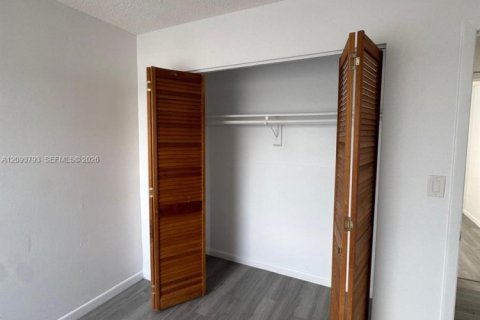 Touwnhouse à louer à Miami, Floride: 2 chambres, 88.07 m2 № 2383009 - photo 22