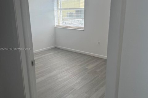 Touwnhouse à louer à Miami, Floride: 2 chambres, 88.07 m2 № 2383009 - photo 25