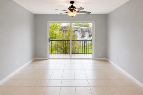 Condominio en alquiler en Oakland Park, Florida, 2 dormitorios, 97.55 m2 № 2271119 - foto 4