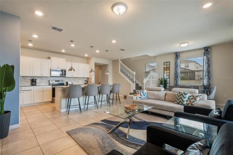 Townhouse in Davenport, Florida 5 bedrooms, 218.78 sq.m. № 2394161 - photo 16