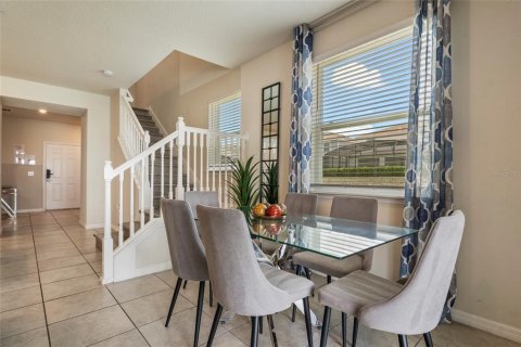 Townhouse in Davenport, Florida 5 bedrooms, 218.78 sq.m. № 2394161 - photo 23