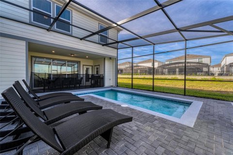 Townhouse in Davenport, Florida 5 bedrooms, 218.78 sq.m. № 2394161 - photo 3