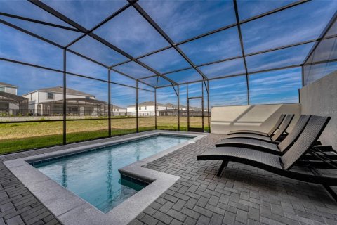 Townhouse in Davenport, Florida 5 bedrooms, 218.78 sq.m. № 2394161 - photo 2