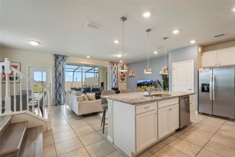 Townhouse in Davenport, Florida 5 bedrooms, 218.78 sq.m. № 2394161 - photo 19