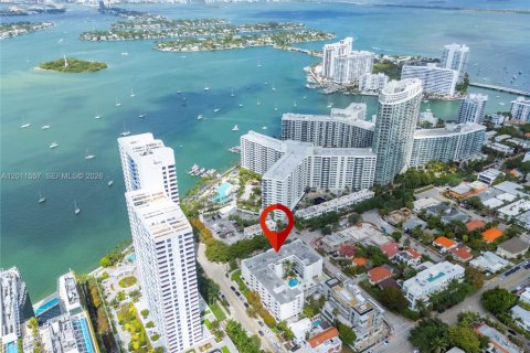 Condo in Miami Beach, Florida, 2 bedrooms № 2075287 - photo 24