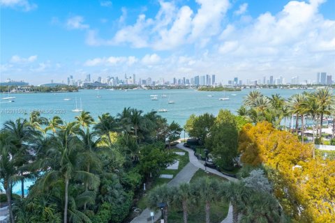 Condo in Miami Beach, Florida, 2 bedrooms № 2075287 - photo 26
