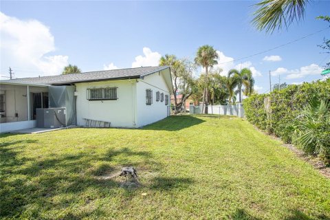 Casa en venta en Tampa, Florida, 3 dormitorios, 143.63 m2 № 2385851 - foto 7