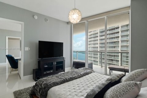 Condominio en alquiler en Miami, Florida, 2 dormitorios, 108.42 m2 № 1937588 - foto 4