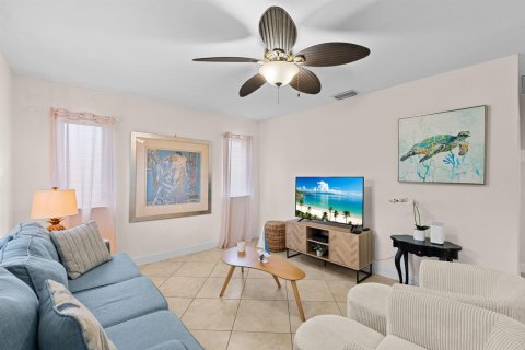Villa ou maison à louer à Delray Beach, Floride: 5 chambres, 147.62 m2 № 2261805 - photo 16