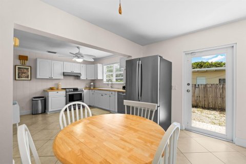 Villa ou maison à louer à Delray Beach, Floride: 5 chambres, 147.62 m2 № 2261805 - photo 25