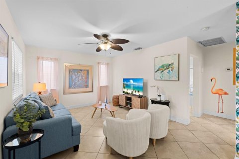 Villa ou maison à louer à Delray Beach, Floride: 5 chambres, 147.62 m2 № 2261805 - photo 15