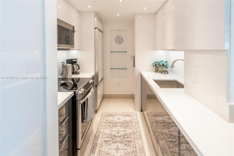 Copropriété à louer à Bal Harbour, Floride: 2 chambres, 98.1 m2 № 1923605 - photo 14