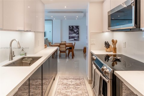 Copropriété à louer à Bal Harbour, Floride: 2 chambres, 98.1 m2 № 1923605 - photo 15