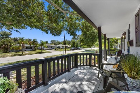Villa ou maison à vendre à Saint Petersburg, Floride: 3 chambres, 163.14 m2 № 2287446 - photo 2